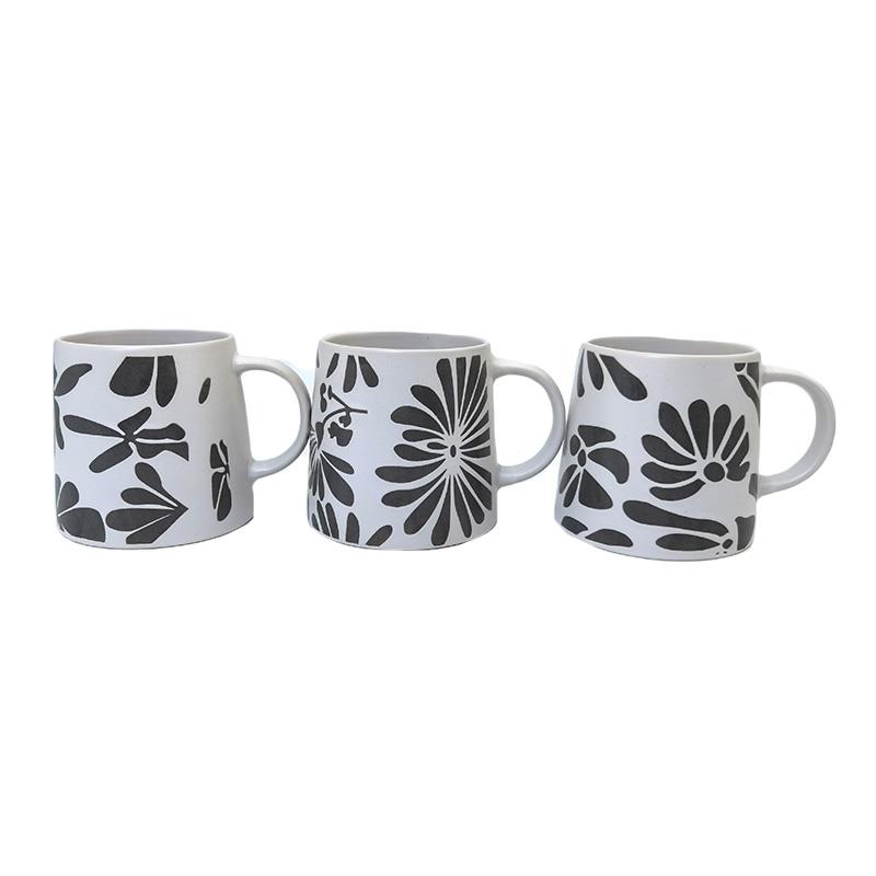 3 Asst Embossed Mugs